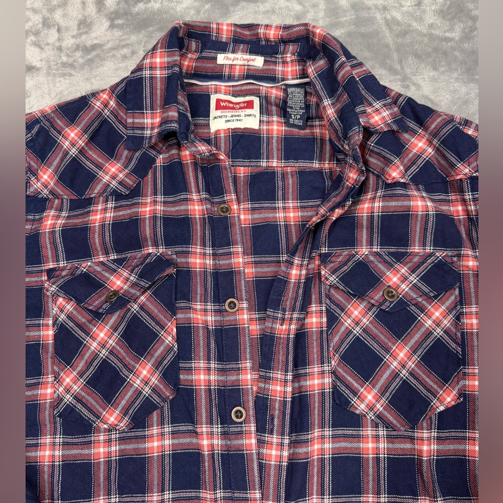 Wrangler Red and Navy Plaid Long sleeve Button Up Shirt - Picture 2 of 8